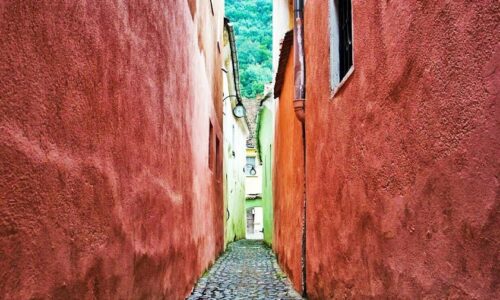 Strada Sforii Intrarea este liberă